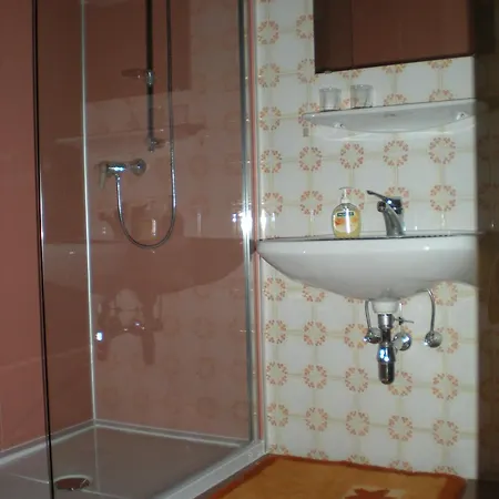 Haus Schwaighofer 아파트 *